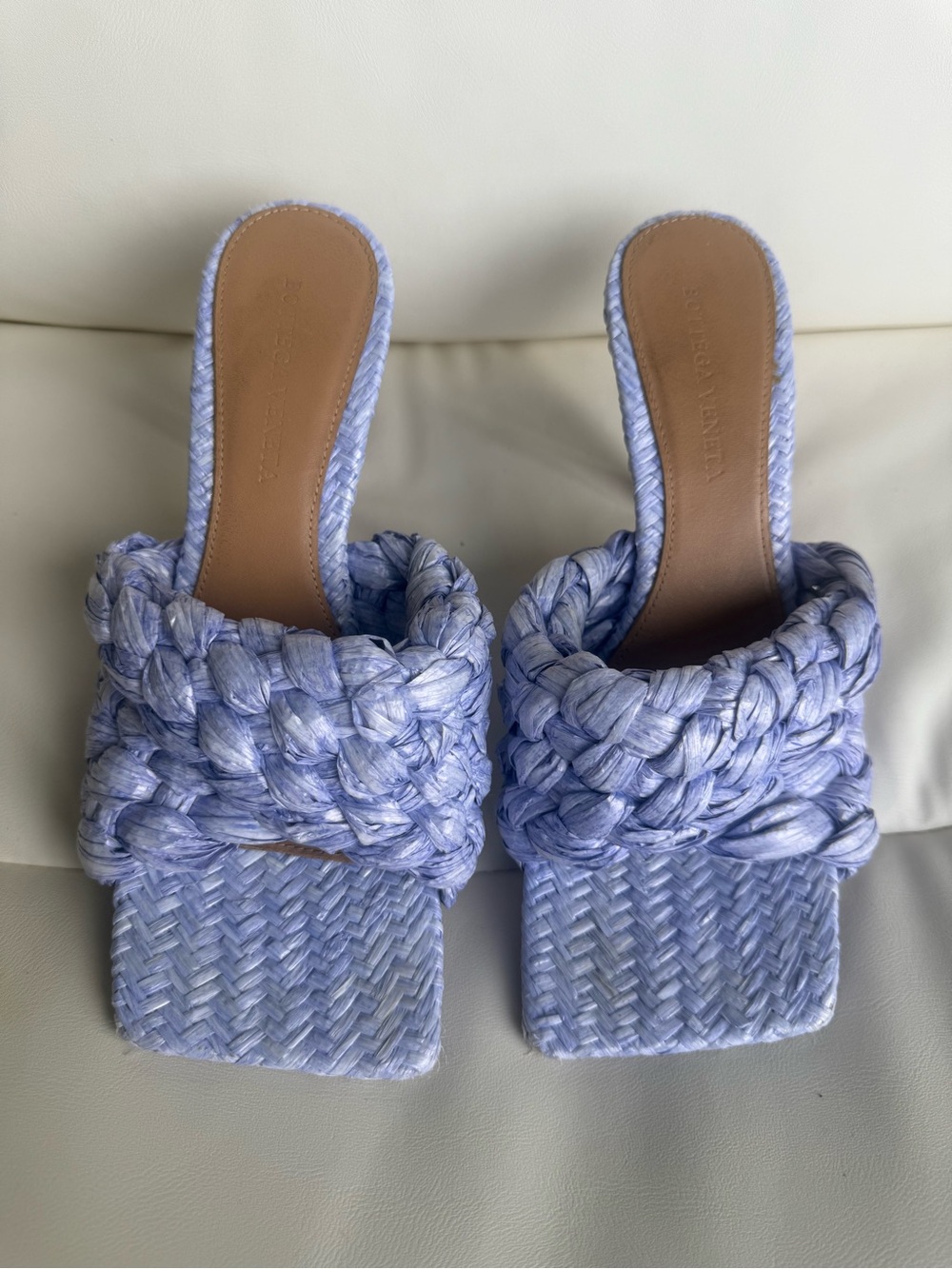 *SUPER SALE * BOTTEGA VENETA Purple Raffia Sandals